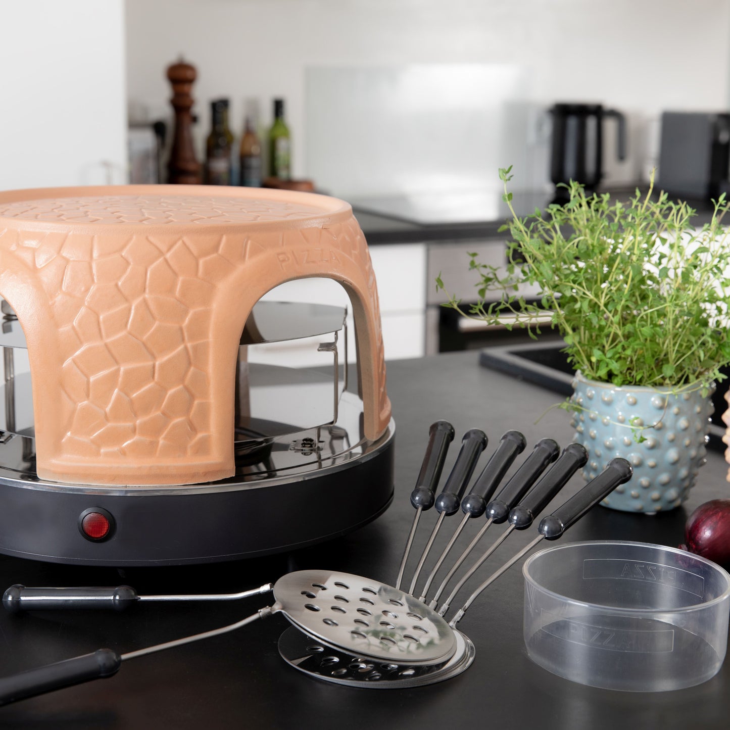 Gastronoma 18310018 - Pizza oven voor 8 personen - Inclusief bakspatels, bakplaat en pizzavorm - Keramiek/Grijs