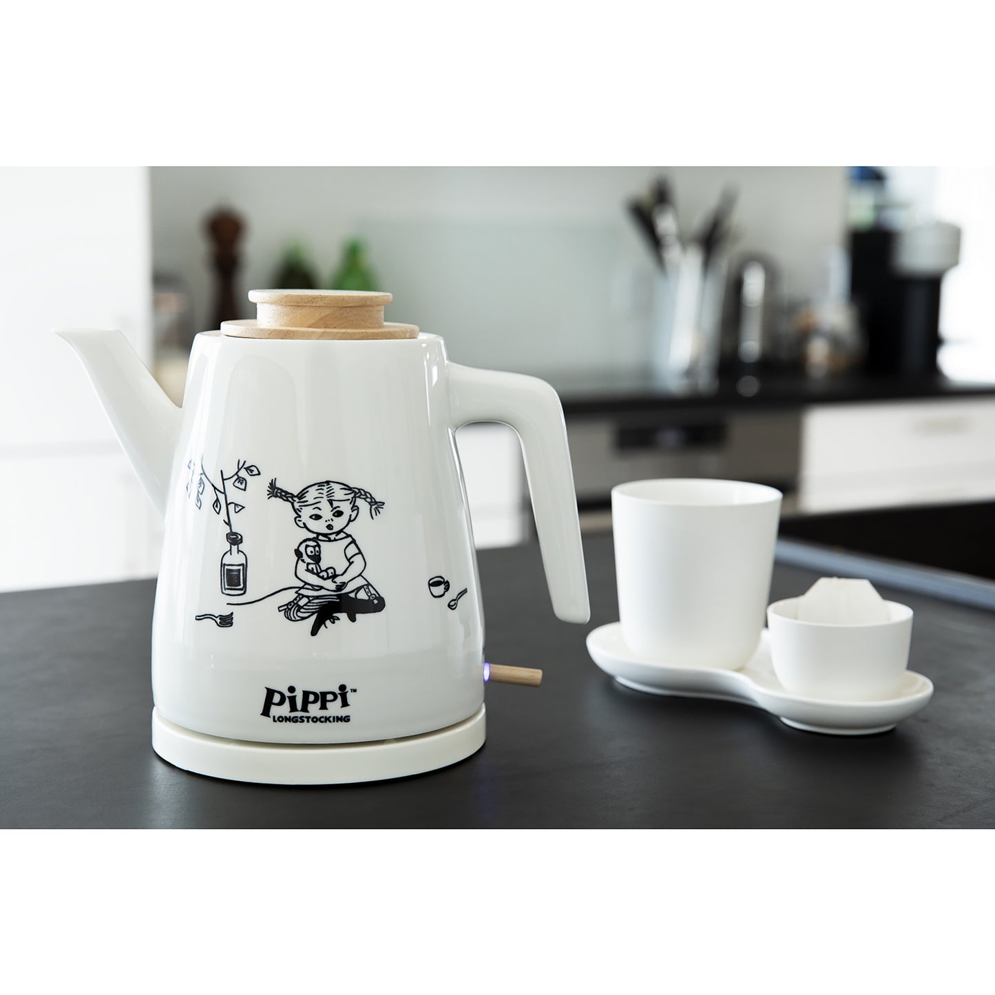 Pippi 20130003 - Pippi Langkous keramische waterkoker - 1,2 Liter - Pippi & meneer Nilsson design